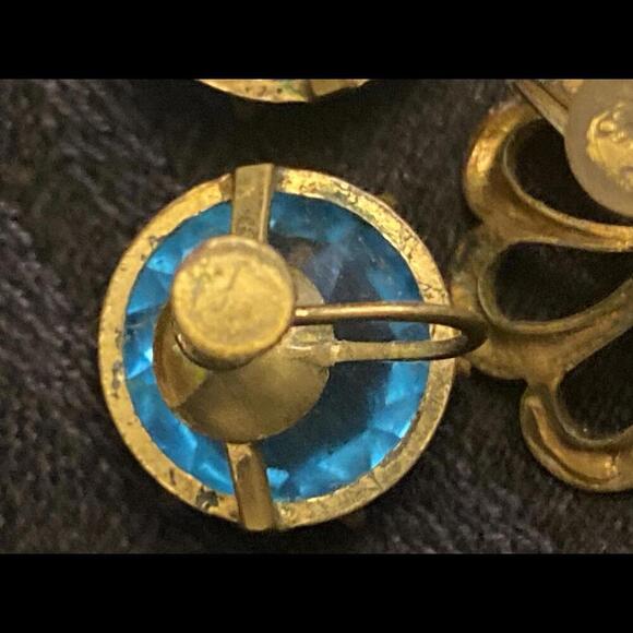 Vintage Floral and Gemstone Earrings Set - Picture 6 of 8